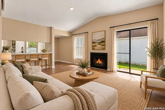 4 bed, 2.0 bath, 1199 sqft, $1,475 — Photo 3