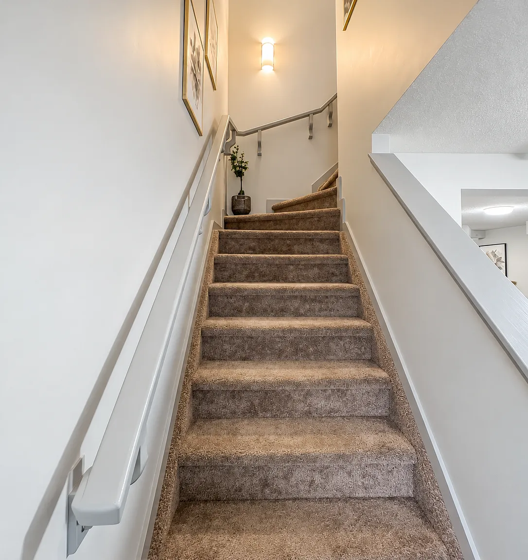 Spacious 4 Bedroom, 2.5 Bathroom Home in Maple | Finished Basement | Garage — Photo 4