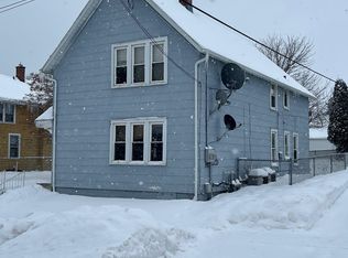 1807 Hamilton St, Manitowoc, WI 54220