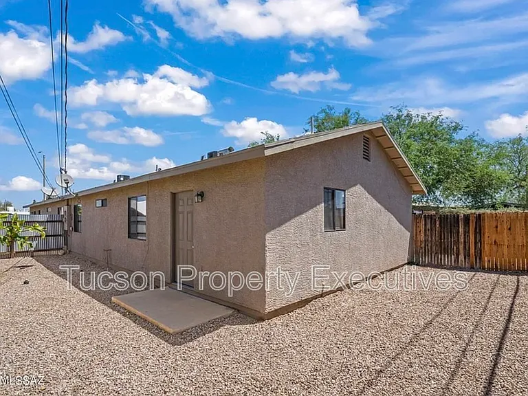 1107 W Sonora St #1 — Photo 31