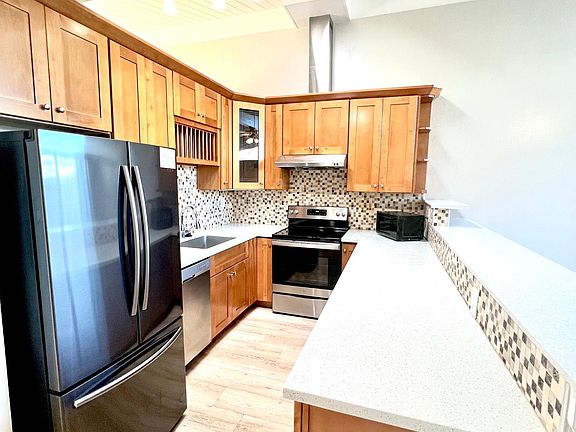 5th image of 108 Ferne Ave