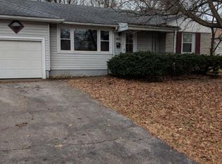 1054 E Linwood Cir, Springfield, MO 65807