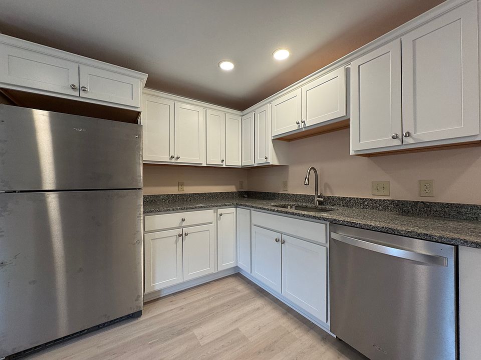 1st image of 44 N Main St