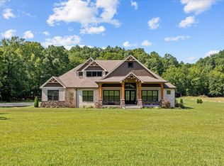 5250 E Blue Creek Rd, Mc Ewen, TN 37101