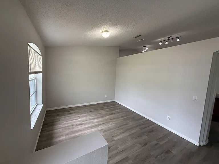 548 SW Undallo Rd — Photo 3