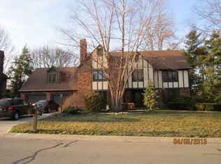 890 Bluffview Dr, Columbus, OH 43235