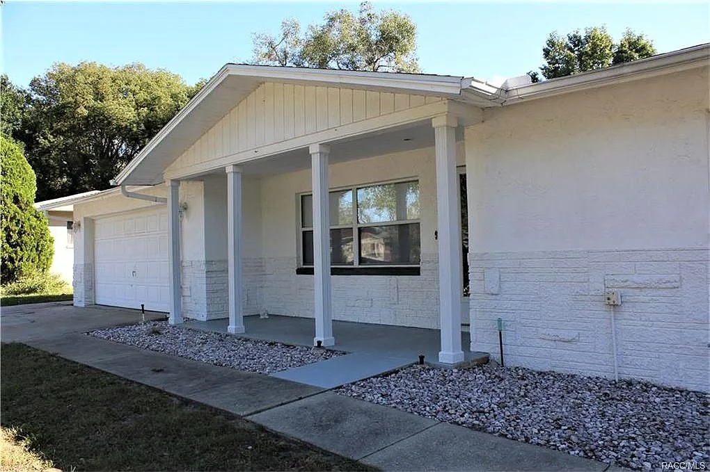 513 S Jackson St — Photo 1