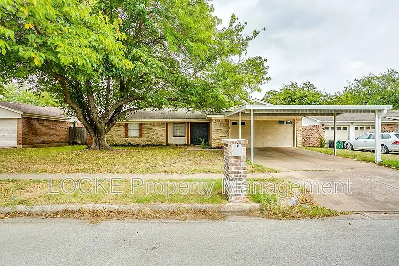 4 bed, 2.0 bath, 1538 sqft, $1,850 — Photo 2
