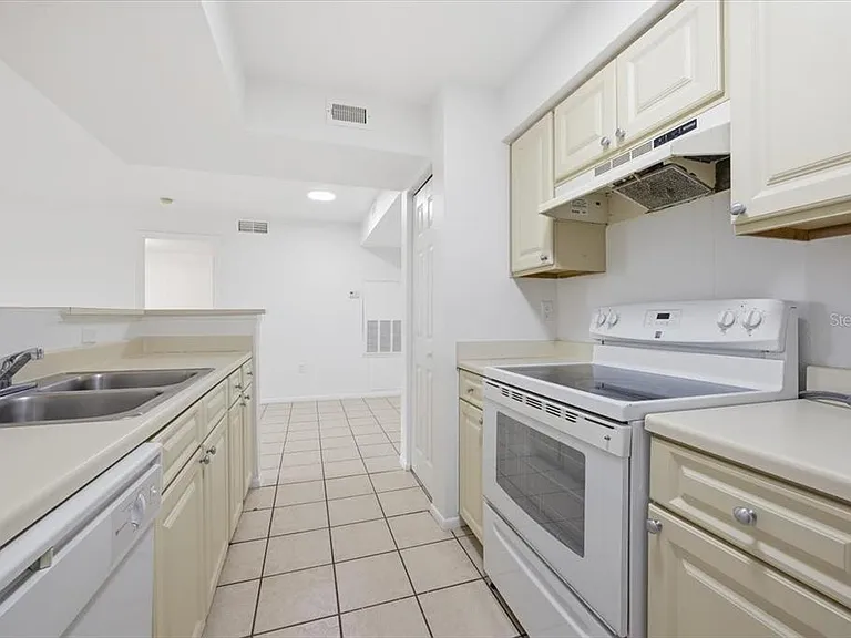 3028 Parkway Blvd #301 — Photo 7