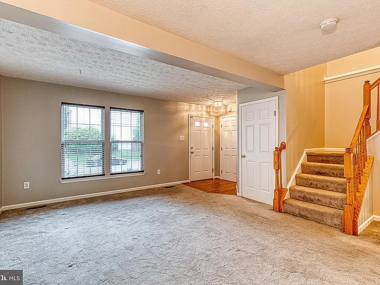 27 Silver Birch Ct — Photo 4