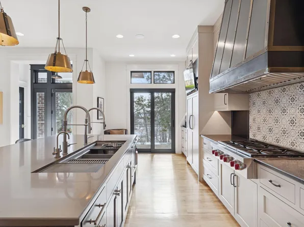 373 Park St E, Wayzata, MN 55391