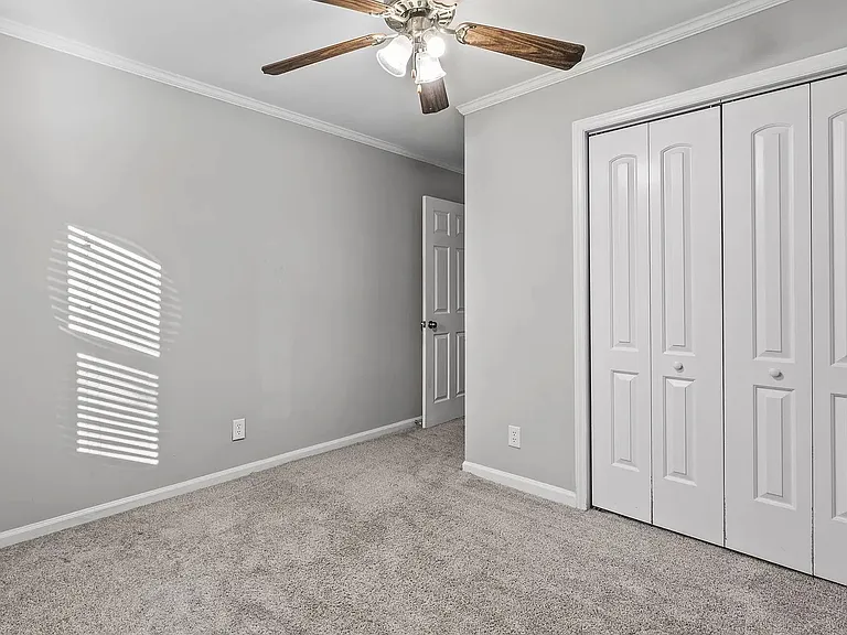 631 Bashford Rd — Photo 5