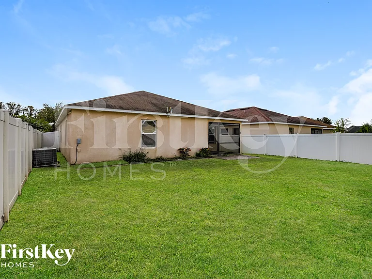 1560 Nature Trl — Photo 15
