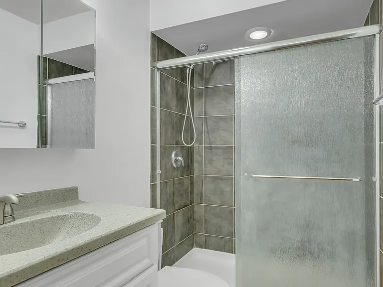 Full Bath with Standing shower