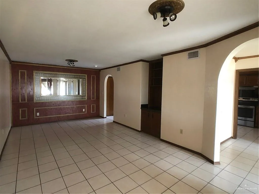 2 bed, 2.5 bath, 1530 sqft, $1,800 — Photo 4