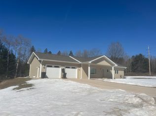 240 S Jackson St, Kingsford, MI 49802