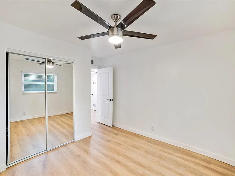 4413 W Rogers Ave — Photo 25