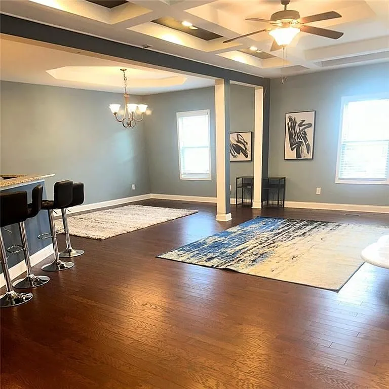 3 bed, 3.0 bath, 2048 sqft, $3,000 — Photo 4