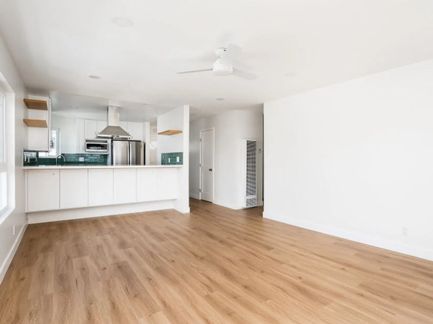 1061 Dawson — Photo 2