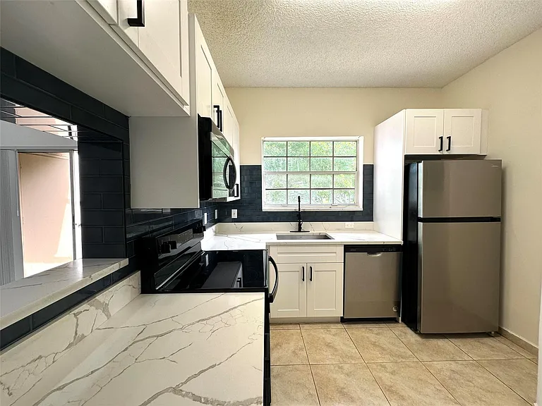 641 Cypress Lake Blvd #K18 — Photo 10