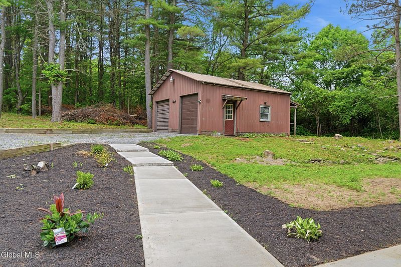 5th image of 412 Bozenkill Road