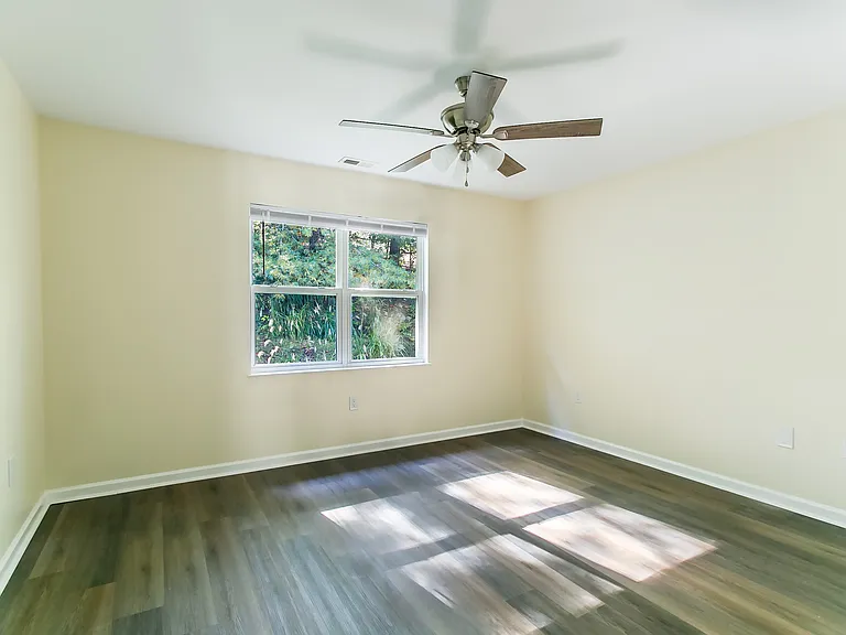 605 Carlyle Way — Photo 6