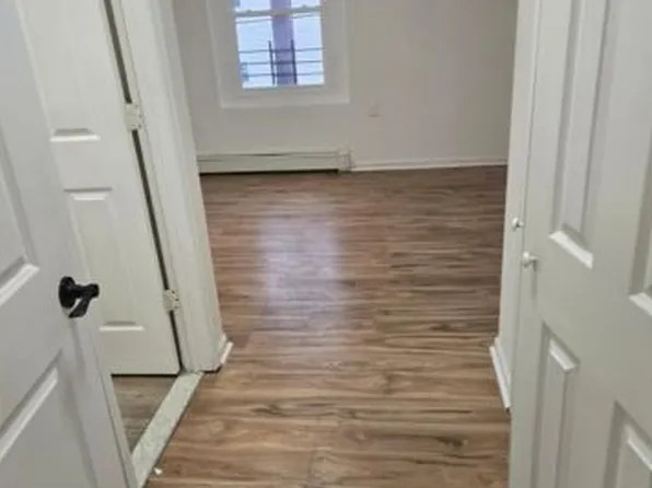 (undisclosed Address), Far Rockaway, NY 11691