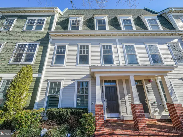 1309 Van Valkenburgh Ln, Alexandria, VA 22301