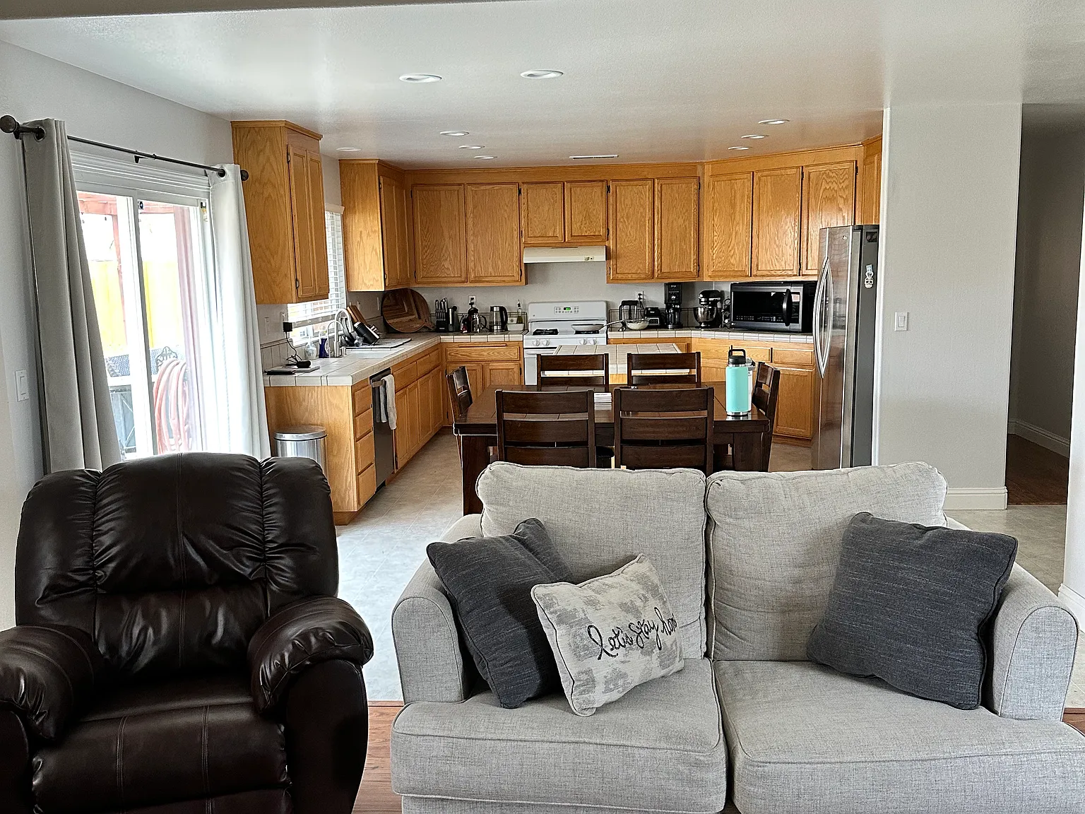 6 bed, 2540 sqft, $4,000 — Photo 4