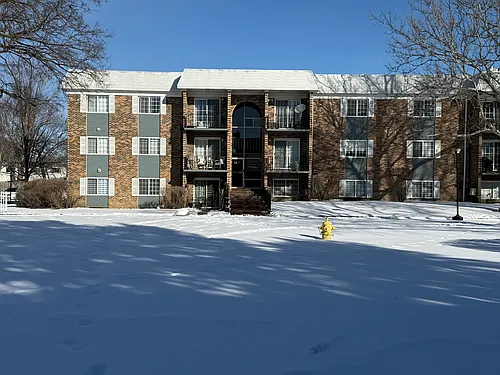 1611 N Windsor Dr Photo 1