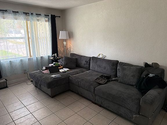 5th image of 1160 Palm View Dr