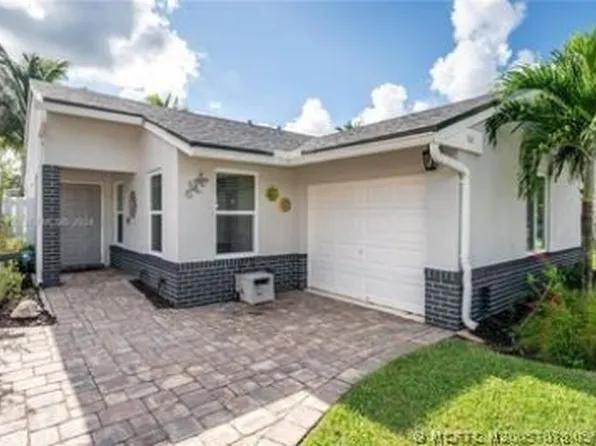 600 Mulberry Ln, Davie, FL 33325