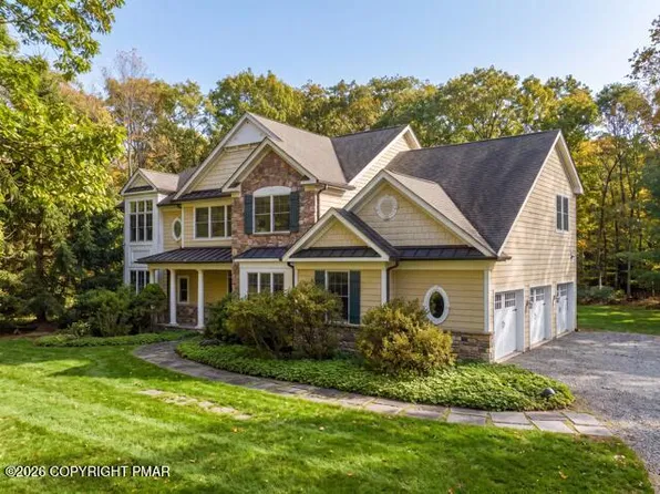 320 Sunset Ave, Swiftwater, PA 18370