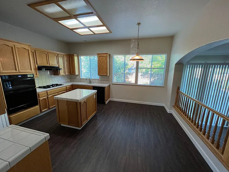 1017 Halidon Way — Photo 4