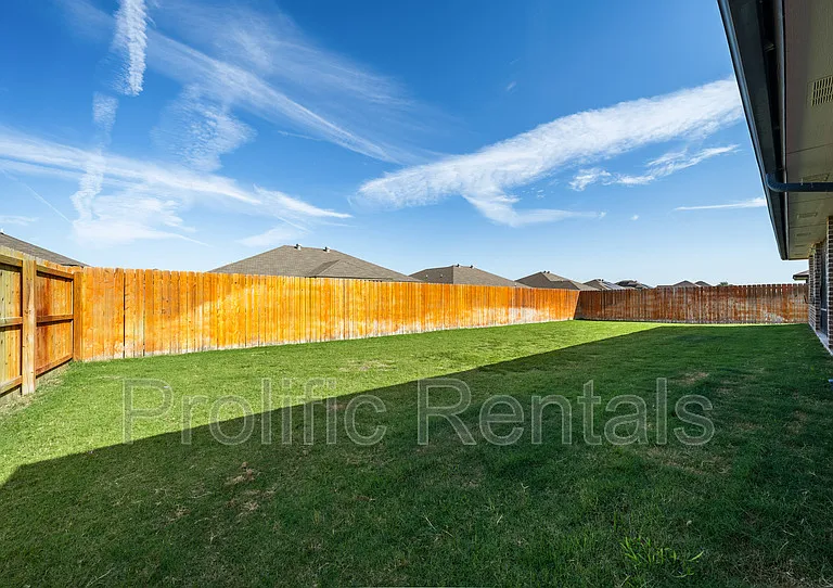 5301 Primavera Ln — Photo 29