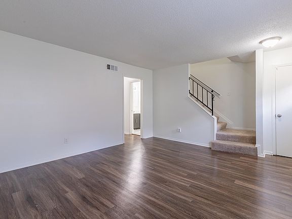 5th image of 1734 Fox Hunt Ln