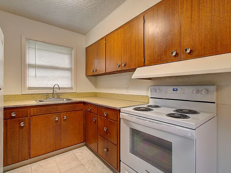 4706 Sheridan Dr — Photo 7