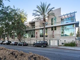 717 N Highland Ave, Los Angeles, CA