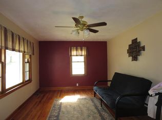 127 Geneva Dr, Oskaloosa, IA 52577