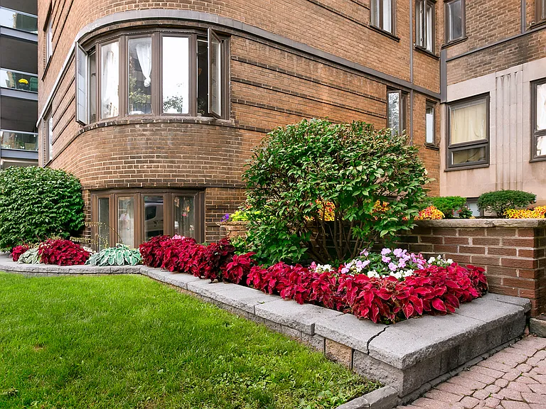 110 Saint Clair Ave W — Photo 31