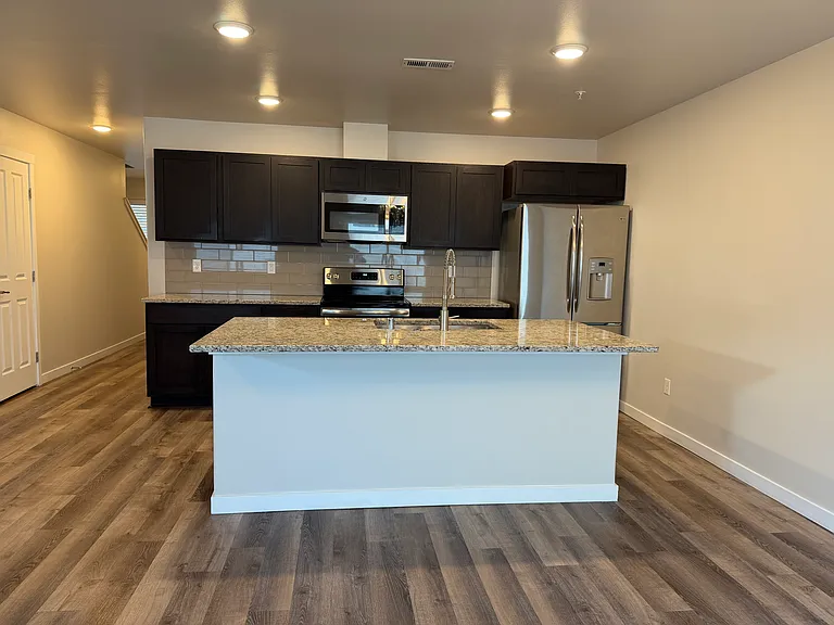 5723 W Albany Pl #110 — Photo 4