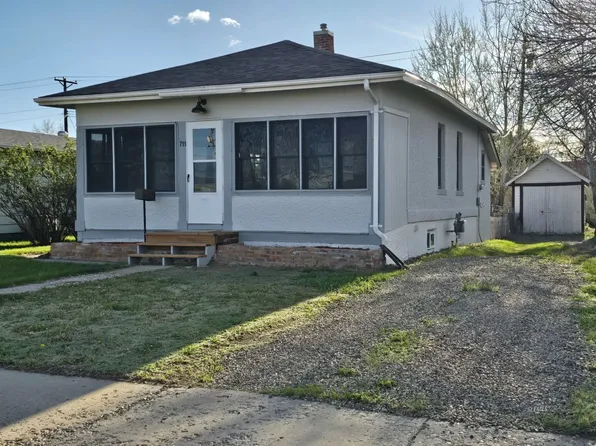 711 N Custer Ave, Miles City, MT 59301