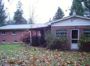 5185 Whipple Lake Rd, Clarkston, MI 48348