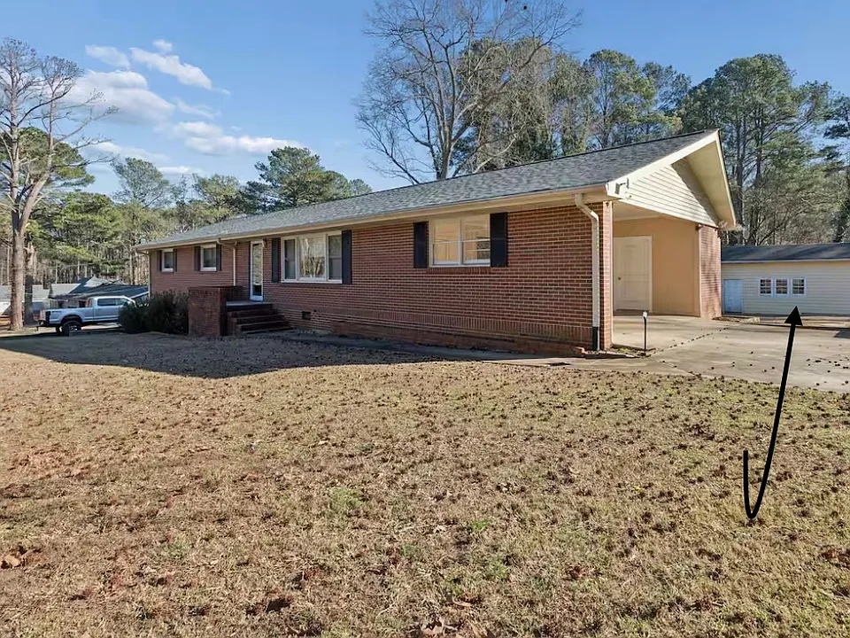 115 Pine Tree Dr