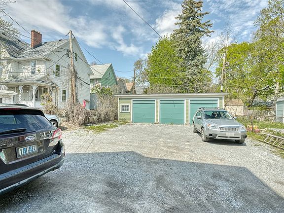 3rd image of 481 Meigs St