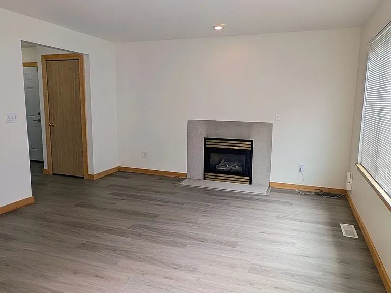 6906 188th St NE — Photo 2