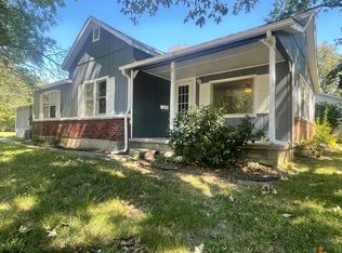 810 Duquoin St, Benton, IL 62812