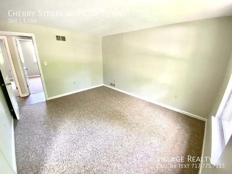 Cherry St — Photo 29