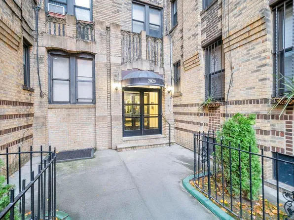 2020 East 41st Street image 4 of 18