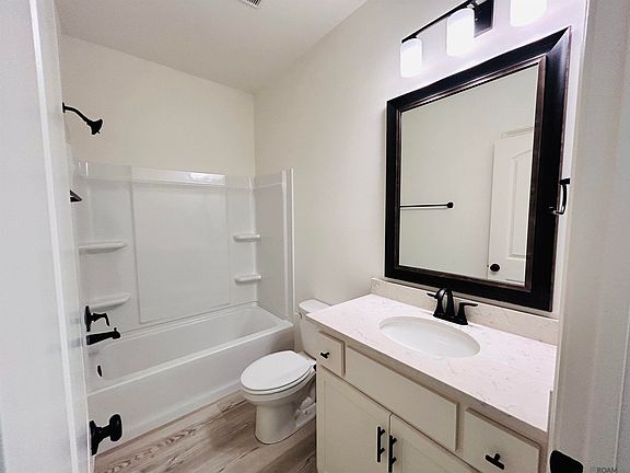 4th image of 4966 Trinity Dr